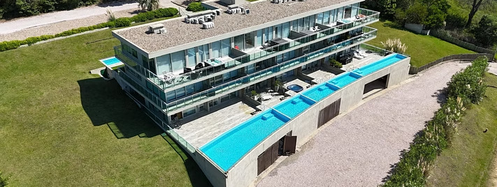 Fotografía aérea de edificio